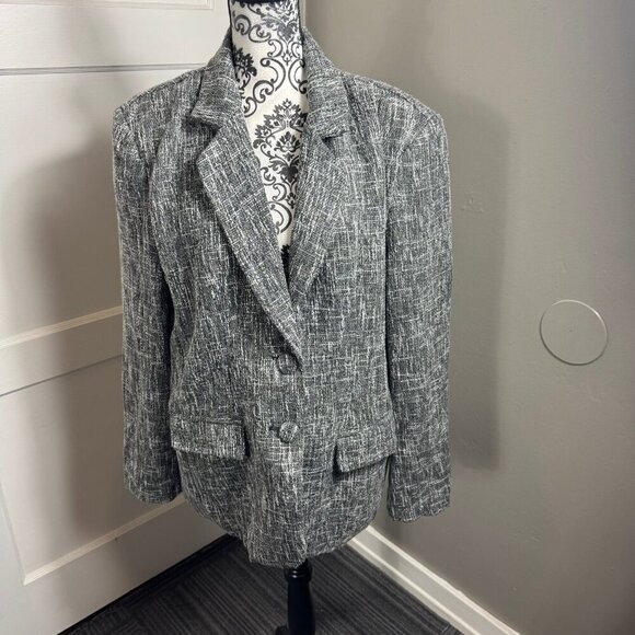 JLux Label gray and white tweed blazer with pockets and single button. - Picture 1 of 9